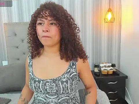 Snapshot of Sofiapassionne chatting on 17, 2, 2026 Sofiapassionne online show from 17, 2, 2026