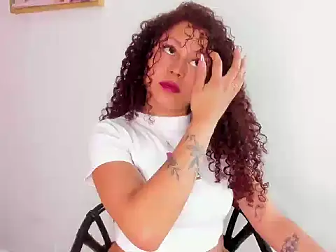 Snapshot of Sofiapassionne chatting on 23, 11, 2025 Sofiapassionne online show from 23, 11, 2025