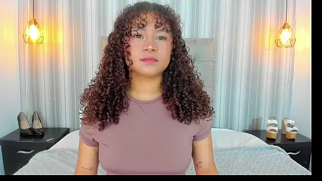 Snapshot of Sofiapassionne chatting on 16, 7, 2026 Sofiapassionne online show from 16, 7, 2026