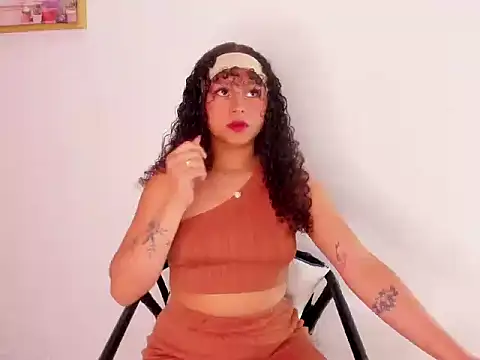 Snapshot of Sofiapassionne chatting on 12, 11, 2025 Sofiapassionne online show from 12, 11, 2025