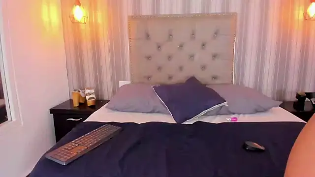 Snapshot of Sofiapassionne chatting on 17, 10, 2025 Sofiapassionne online show from 17, 10, 2025