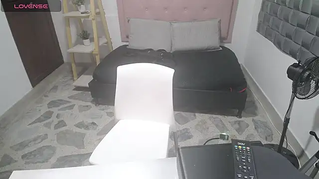 Dulce  Lovee online show from 1, 12, 2025