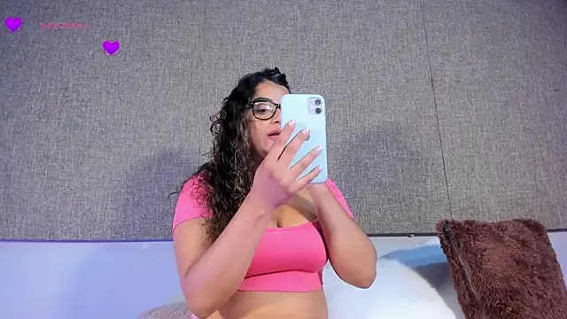 Salomeferreira  online show from 30, 10, 2025