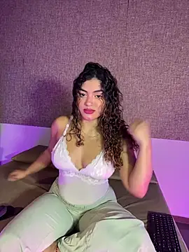 Salomeferreira  online show from 27, 9, 2025