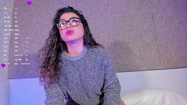 Salomeferreira  online show from 10, 10, 2025