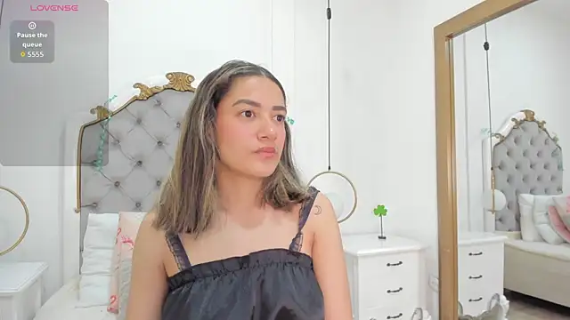 Skylerwhite02 online show from 17, 3, 2026