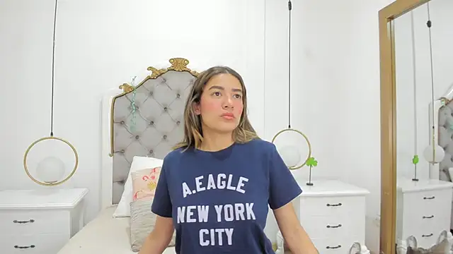 Skylerwhite02 online show from 18, 3, 2026