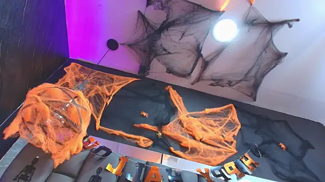 Snapshot of kissme_luna chatting on 28, 10, 2025 kissme luna online show from 28, 10, 2025