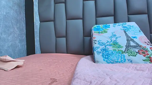 Snapshot of kissme_luna chatting on 18, 9, 2025 kissme luna online show from 18, 9, 2025