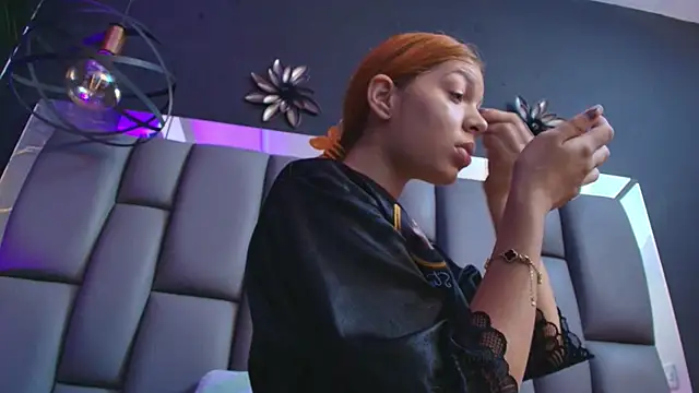 Snapshot of kissme_luna chatting on 7, 11, 2025 kissme luna online show from 7, 11, 2025