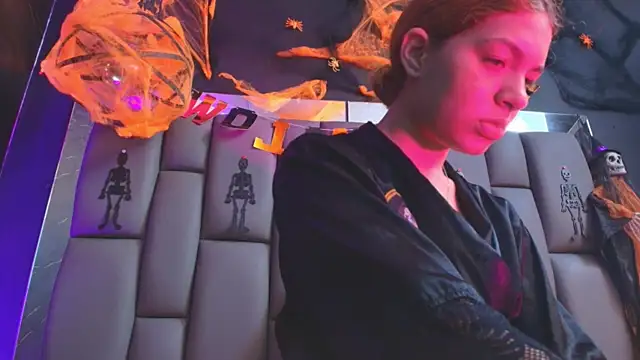 Snapshot of kissme_luna chatting on 24, 10, 2025 kissme luna online show from 24, 10, 2025