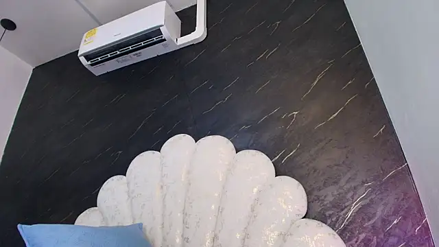 kissme luna online show from 14, 4, 2026