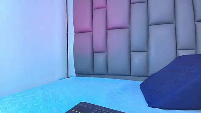 Snapshot of kissme_luna chatting on 27, 11, 2025 kissme luna online show from 27, 11, 2025