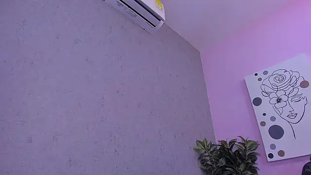 Snapshot of kissme_luna chatting on 7, 2, 2026 kissme luna online show from 7, 2, 2026