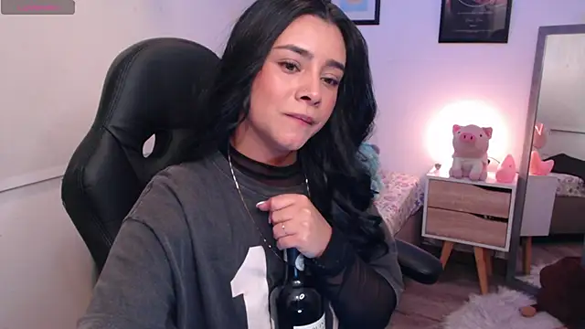 MarilynWhite  online show from 9, 10, 2025