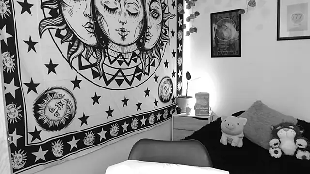 MarilynWhite  online show from 28, 10, 2025