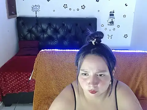 Mia2xsmith online show from 9, 10, 2025