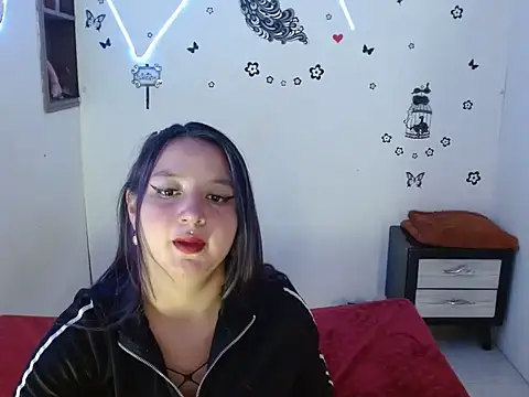 Mia2xsmith online show from 9, 11, 2025