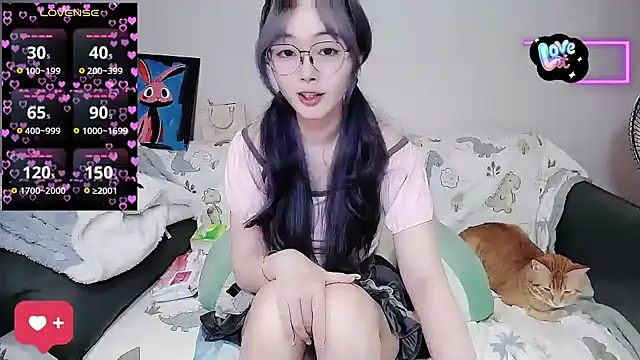 baby-yaya20 online show from 28, 10, 2025