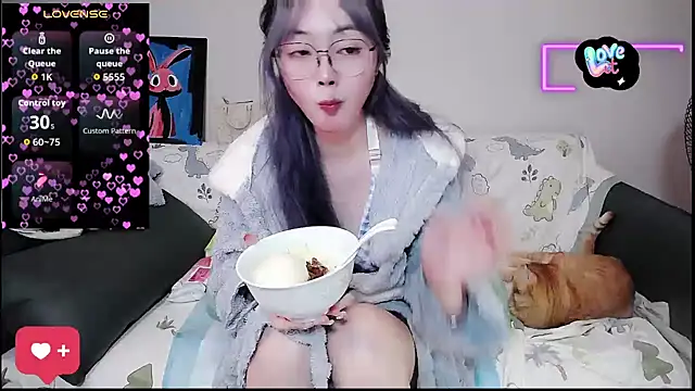 baby-yaya20 online show from 27, 10, 2025