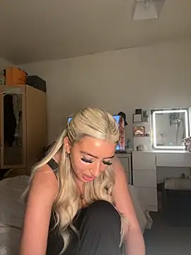 BlondeBetty online show from 13, 11, 2025