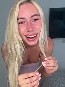 SexySaraxxoo online show from 25, 5, 2026