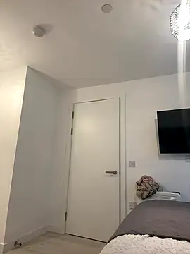 SexySaraxxoo online show from 17, 12, 2025