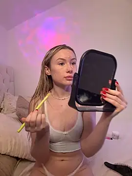 SexySaraxxoo online show from 18, 11, 2025