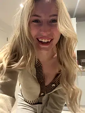 SexySaraxxoo online show from 21, 12, 2025