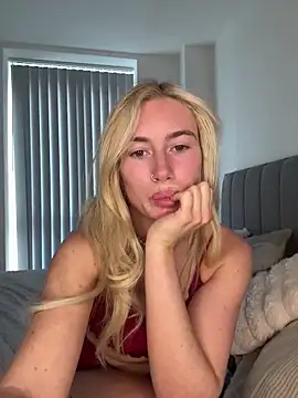 SexySaraxxoo online show from 12, 5, 2026