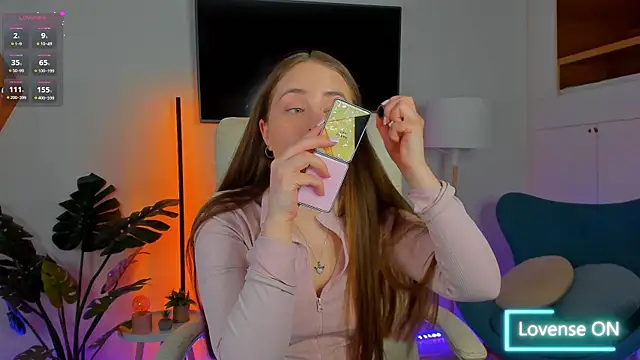 Sweet  Amily online show from 18, 4, 2026