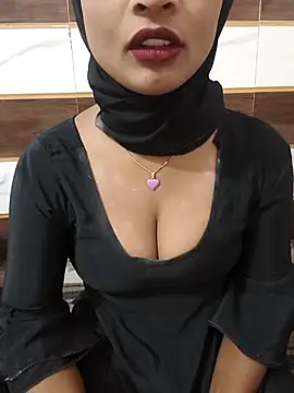 Itz Mayra  online show from 17, 11, 2025