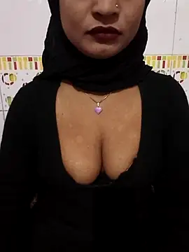 Itz Mayra  online show from 28, 11, 2025