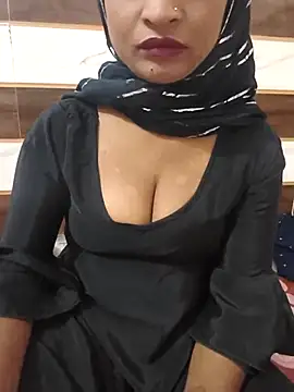 Itz Mayra  online show from 15, 10, 2025