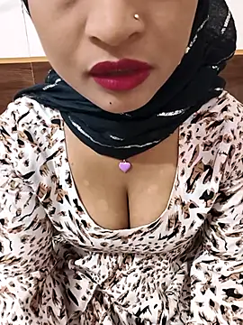 Itz Mayra  online show from 12, 11, 2025