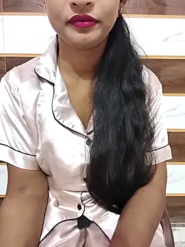 Itz Mayra  online show from 25, 10, 2025