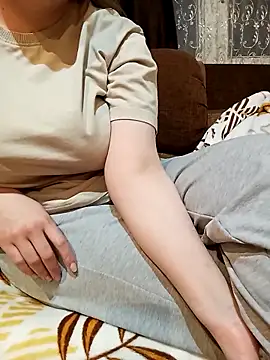 whiteprincesse online show from 10, 9, 2025