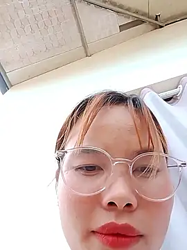 Huyen x online show from 5, 4, 2026