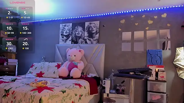 Snapshot of sexyzoe_69 chatting on 22, 10, 2025 sexyzoe 69 online show from 22, 10, 2025