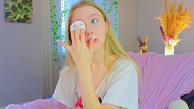 Succubelle online show from 17, 12, 2025