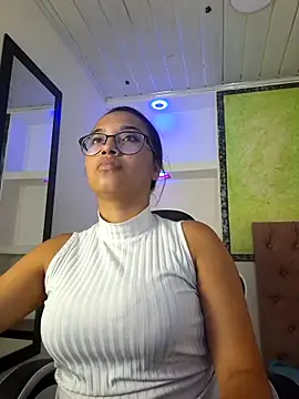 susan mooree online show from 28, 9, 2025