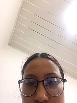 Snapshot of susan_mooree chatting on 26, 6, 2026 susan mooree online show from 26, 6, 2026