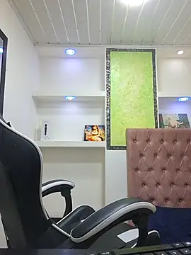 susan mooree online show from 30, 11, 2025