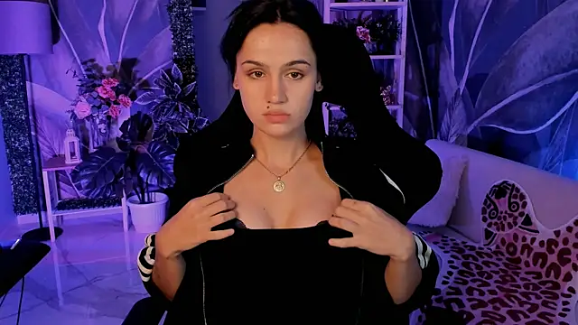 MonicaFarmer online show from 19, 9, 2025