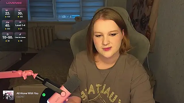 Snapshot of OliviaBlade chatting on 8, 10, 2025 OliviaBlade online show from 8, 10, 2025