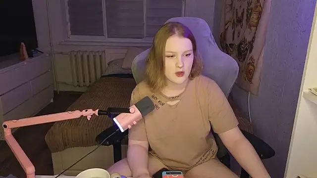 Snapshot of OliviaBlade chatting on 19, 10, 2025 OliviaBlade online show from 19, 10, 2025