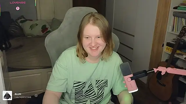 Snapshot of OliviaBlade chatting on 23, 11, 2025 OliviaBlade online show from 23, 11, 2025