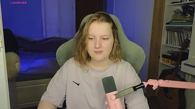 Snapshot of OliviaBlade chatting on 22, 11, 2025 OliviaBlade online show from 22, 11, 2025