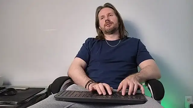 AlbinoAdonis online show from 19, 12, 2025