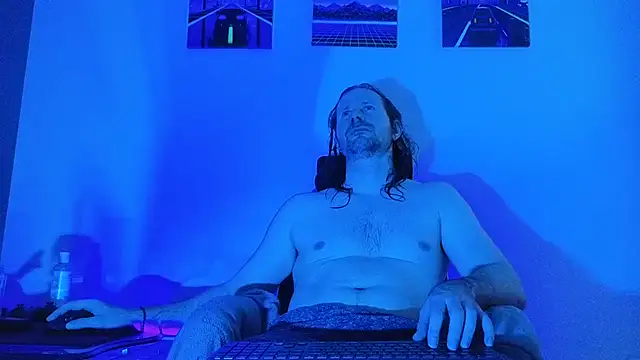 AlbinoAdonis online show from 1, 10, 2025